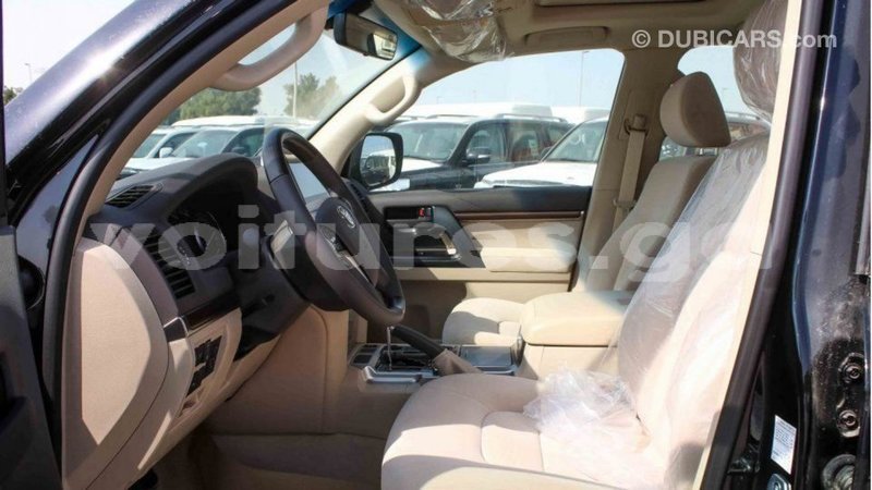 Big with watermark toyota land cruiser estuaire import dubai 5347