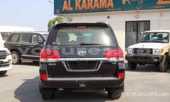 Acheter Import Voiture Toyota Land Cruiser Noir à Import - Dubai, Estuaire Acheter Import Voiture Toyota Land Cruiser Noir à Import - Dubai, Estuaire