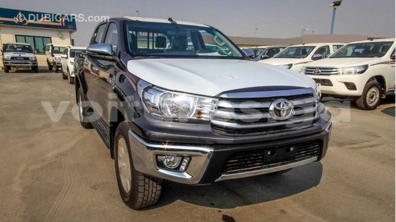 Big with watermark toyota hilux estuary import dubai 5348