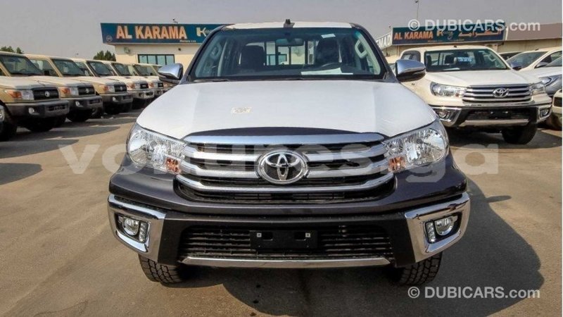 Big with watermark toyota hilux estuary import dubai 5348