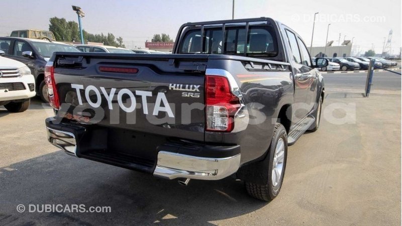 Big with watermark toyota hilux estuary import dubai 5348