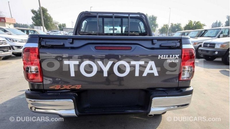 Big with watermark toyota hilux estuary import dubai 5348