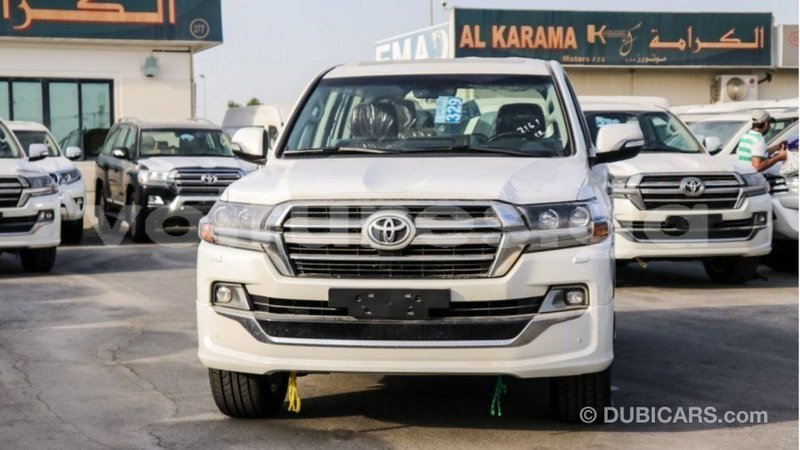 Big with watermark toyota land cruiser estuary import dubai 5349