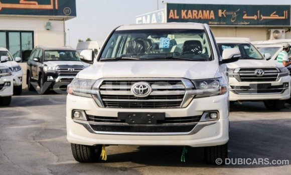 Acheter Import Voiture Toyota Land Cruiser Blanc à Import - Dubai, Estuaire Acheter Import Voiture Toyota Land Cruiser Blanc à Import - Dubai, Estuaire