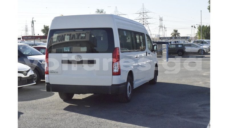 Big with watermark toyota hiace estuary import dubai 5351