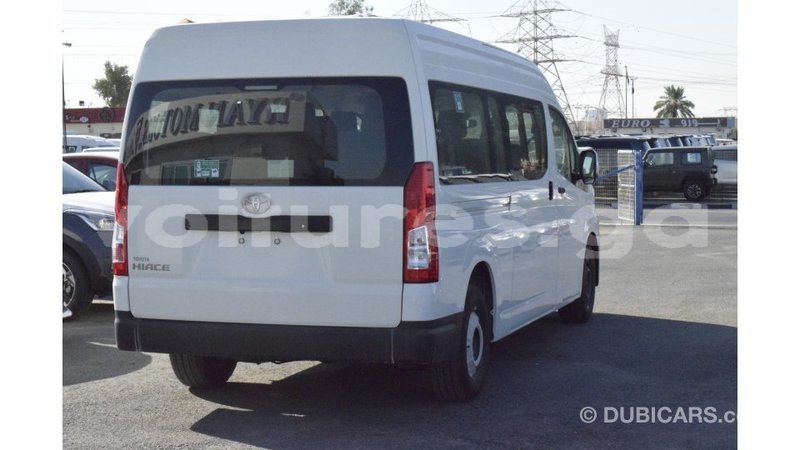 Big with watermark toyota hiace estuary import dubai 5351