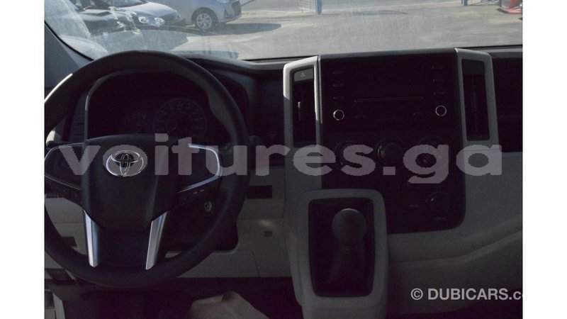 Big with watermark toyota hiace estuary import dubai 5351