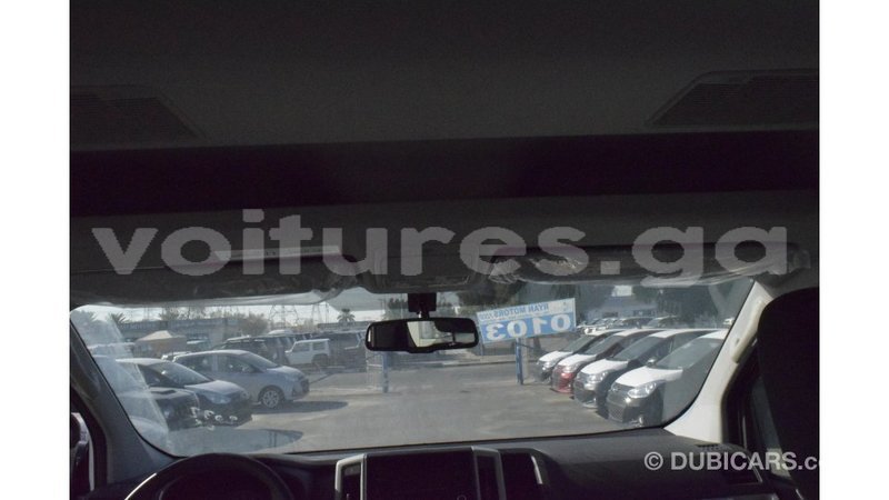 Big with watermark toyota hiace estuary import dubai 5351