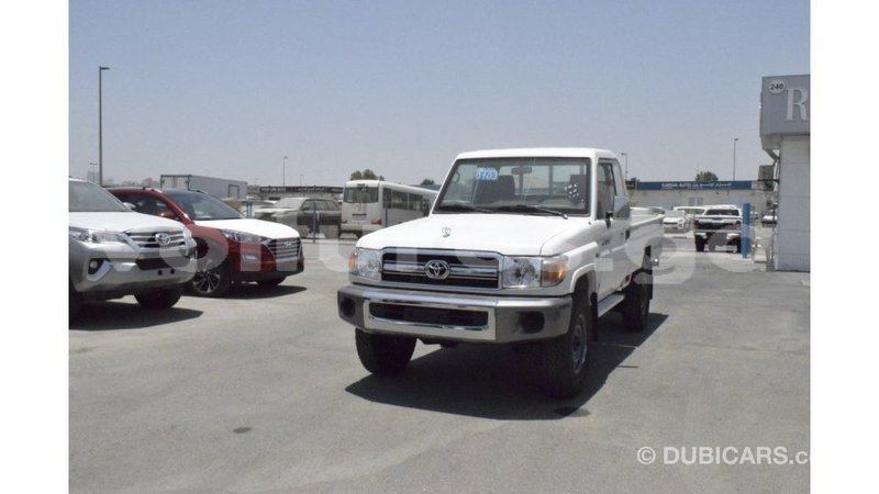 Big with watermark toyota land cruiser estuary import dubai 5352