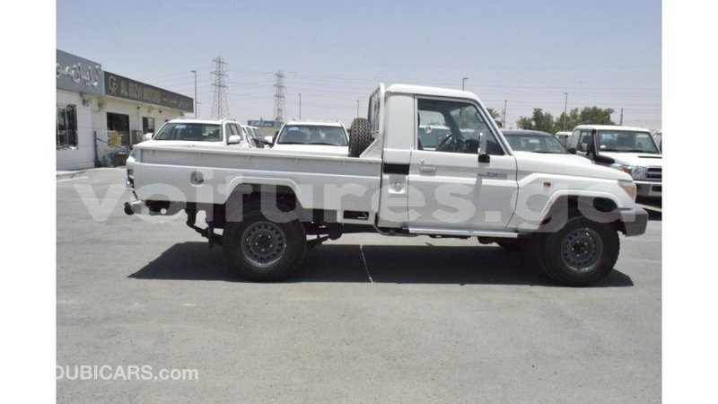 Big with watermark toyota land cruiser estuary import dubai 5352