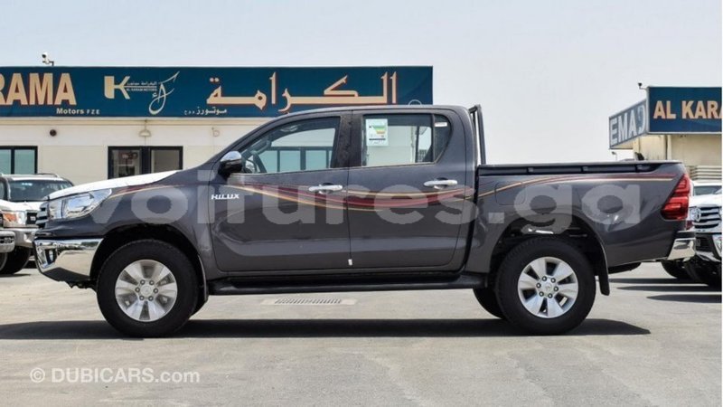 Big with watermark toyota hilux estuary import dubai 5356