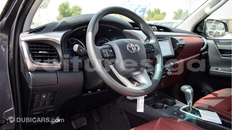 Big with watermark toyota hilux estuary import dubai 5356