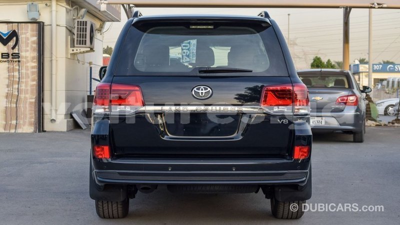 Big with watermark toyota land cruiser estuaire import dubai 5358