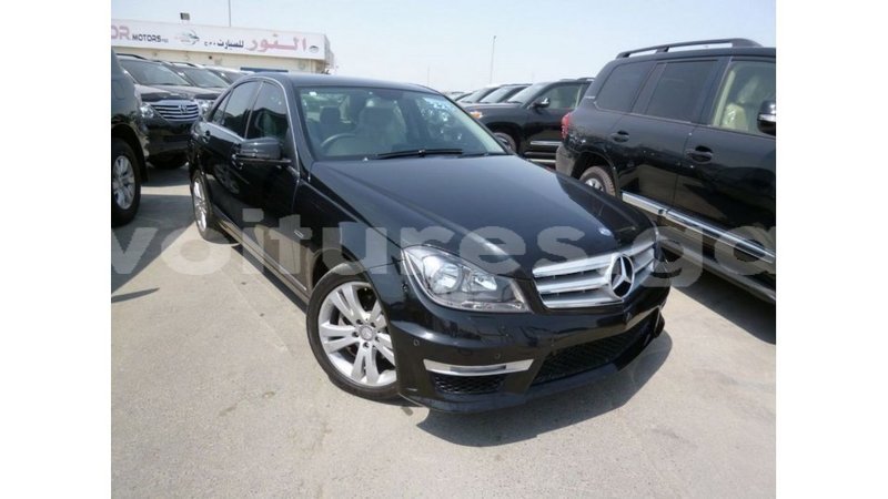 Big with watermark mercedes benz 200 estuaire import dubai 5359