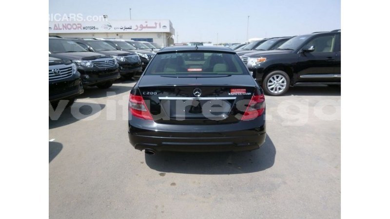 Big with watermark mercedes benz 200 estuary import dubai 5359