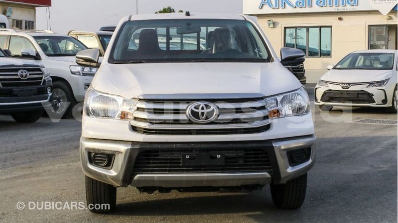 Big with watermark toyota hilux estuaire import dubai 5370