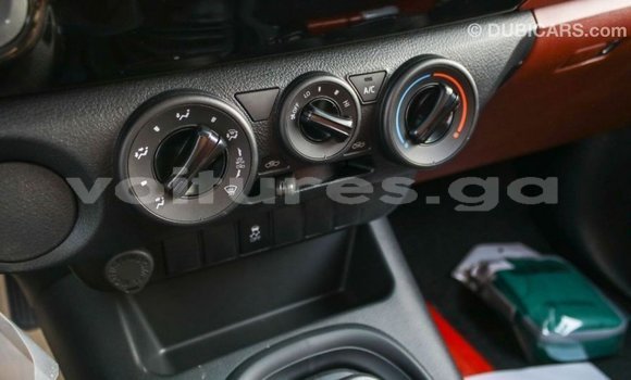 Acheter Import Voiture Toyota Hilux Blanc à Import - Dubai, Estuaire Acheter Import Voiture Toyota Hilux Blanc à Import - Dubai, Estuaire