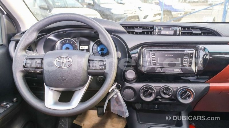 Big with watermark toyota hilux estuary import dubai 5370