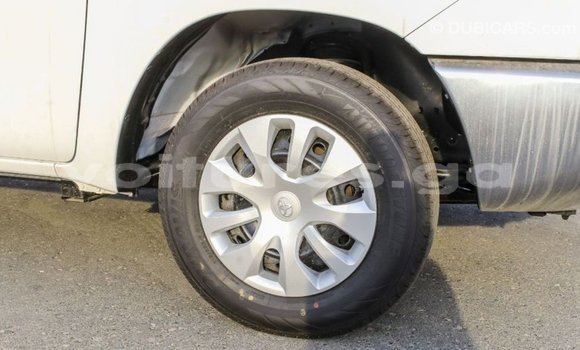 Acheter Import Voiture Toyota Hilux Blanc à Import - Dubai, Estuaire Acheter Import Voiture Toyota Hilux Blanc à Import - Dubai, Estuaire