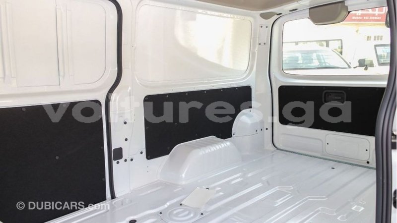 Big with watermark nissan urvan estuaire import dubai 5372