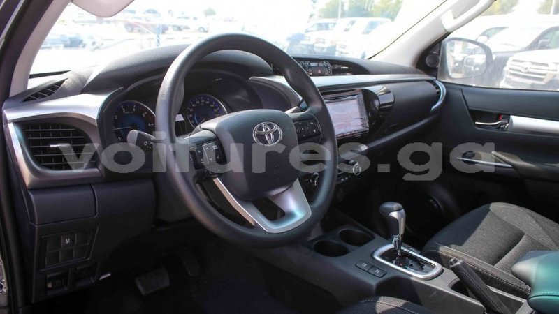 Big with watermark toyota hilux estuaire import dubai 5374