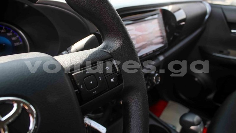 Big with watermark toyota hilux estuaire import dubai 5374