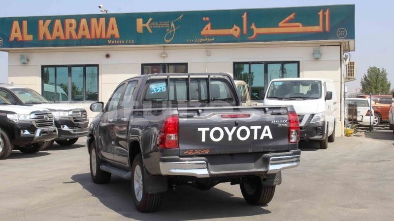 Big with watermark toyota hilux estuaire import dubai 5374