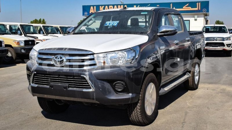 Big with watermark toyota hilux estuary import dubai 5376