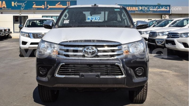 Big with watermark toyota hilux estuary import dubai 5376