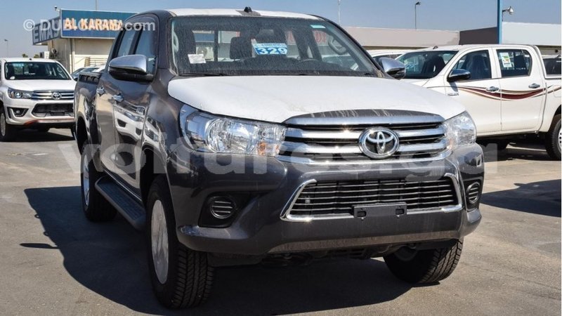 Big with watermark toyota hilux estuaire import dubai 5376