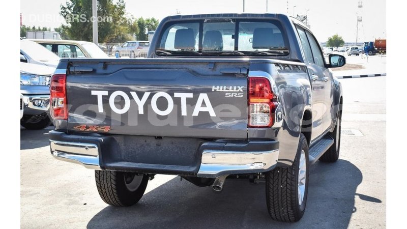 Big with watermark toyota hilux estuary import dubai 5376