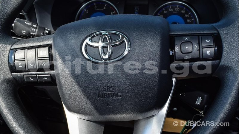 Big with watermark toyota hilux estuary import dubai 5376