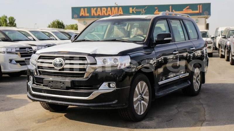 Big with watermark toyota land cruiser estuaire import dubai 5377