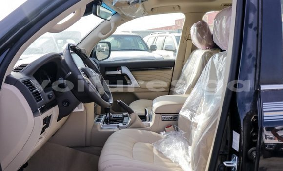 Acheter Import Voiture Toyota Land Cruiser Noir à Import - Dubai, Estuaire Acheter Import Voiture Toyota Land Cruiser Noir à Import - Dubai, Estuaire