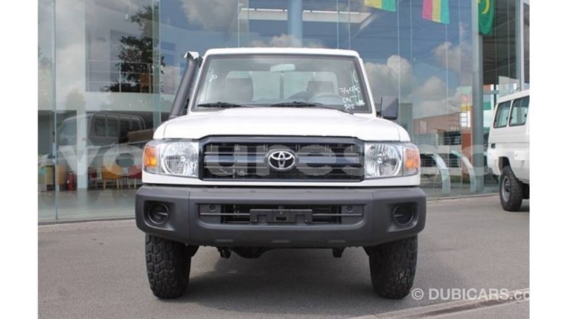 Big with watermark toyota land cruiser estuary import dubai 5380