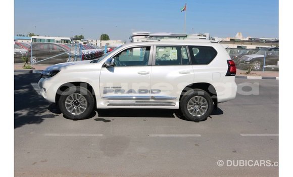 Acheter Import Voiture Toyota Prado Blanc à Import - Dubai, Estuaire Acheter Import Voiture Toyota Prado Blanc à Import - Dubai, Estuaire