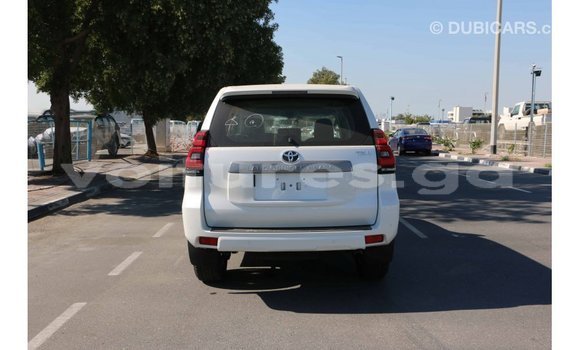Acheter Import Voiture Toyota Prado Blanc à Import - Dubai, Estuaire Acheter Import Voiture Toyota Prado Blanc à Import - Dubai, Estuaire