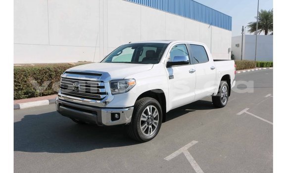 Acheter Import Voiture Toyota Tundra Blanc à Import - Dubai, Estuaire Acheter Import Voiture Toyota Tundra Blanc à Import - Dubai, Estuaire