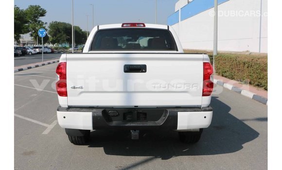 Acheter Import Voiture Toyota Tundra Blanc à Import - Dubai, Estuaire Acheter Import Voiture Toyota Tundra Blanc à Import - Dubai, Estuaire