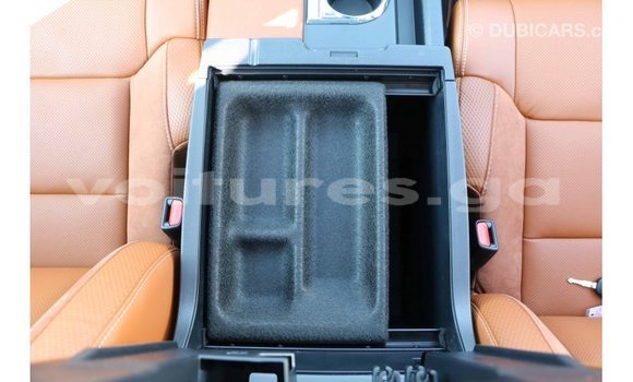 Acheter Import Voiture Toyota Tundra Blanc à Import - Dubai, Estuaire Acheter Import Voiture Toyota Tundra Blanc à Import - Dubai, Estuaire