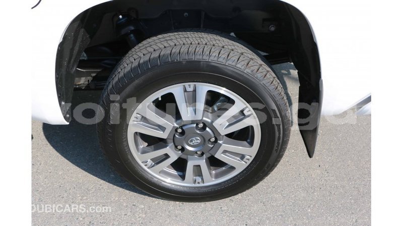 Big with watermark toyota tundra estuary import dubai 5385