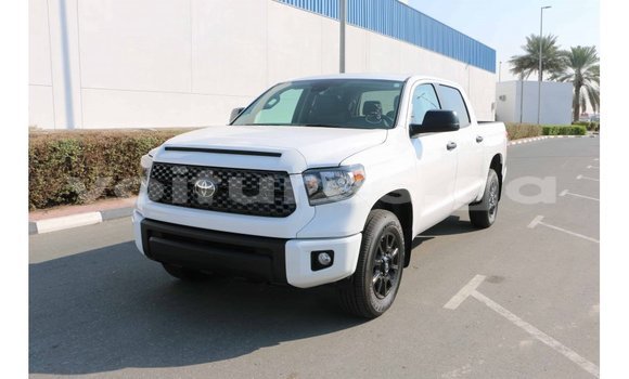 Acheter Import Voiture Toyota Tundra Blanc à Import - Dubai, Estuaire Acheter Import Voiture Toyota Tundra Blanc à Import - Dubai, Estuaire