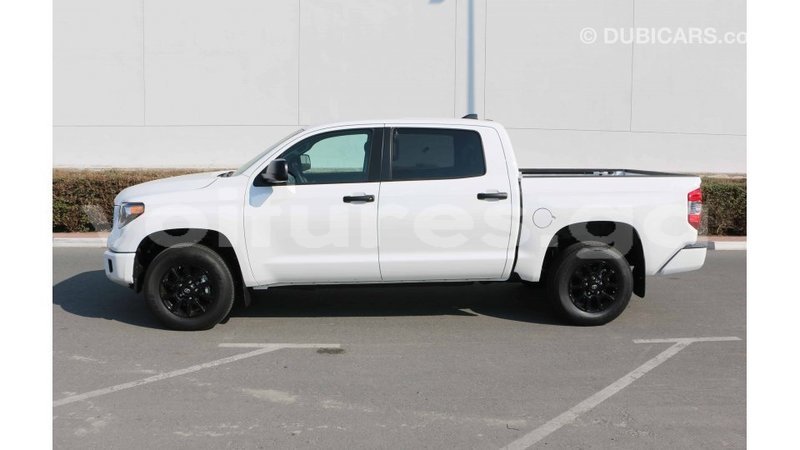 Big with watermark toyota tundra estuary import dubai 5386