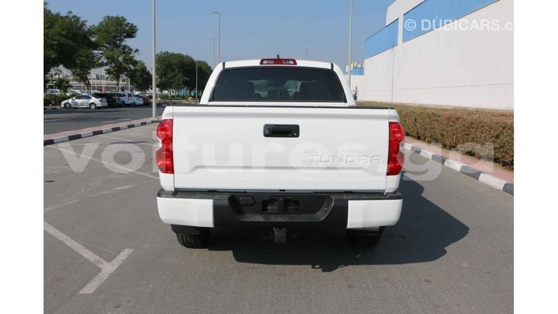 Big with watermark toyota tundra estuary import dubai 5386