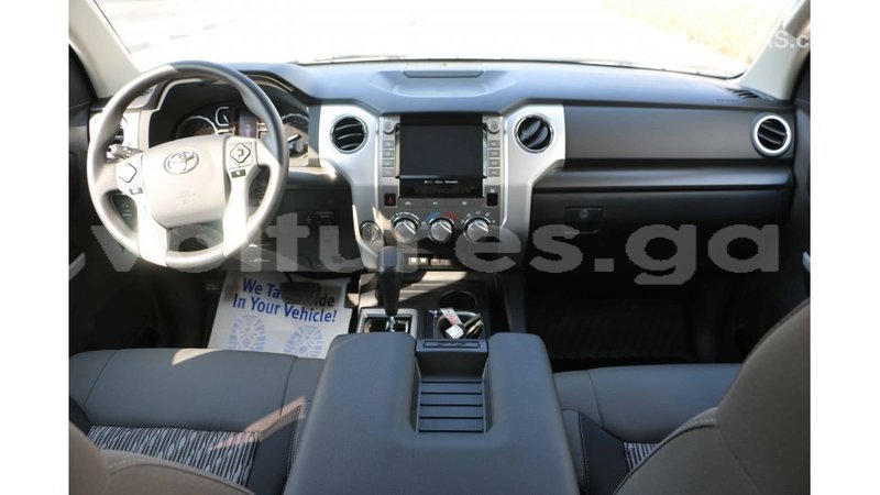 Big with watermark toyota tundra estuary import dubai 5386