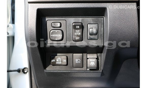 Acheter Import Voiture Toyota Tundra Blanc à Import - Dubai, Estuaire Acheter Import Voiture Toyota Tundra Blanc à Import - Dubai, Estuaire