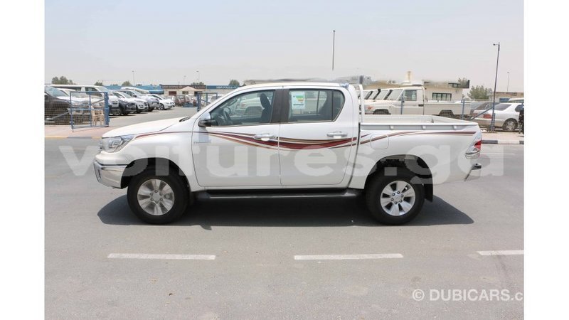 Big with watermark toyota hilux estuary import dubai 5388