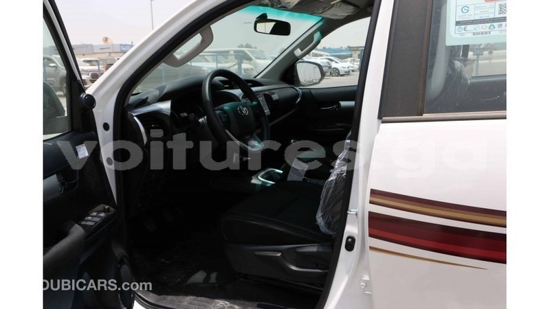 Big with watermark toyota hilux estuary import dubai 5388