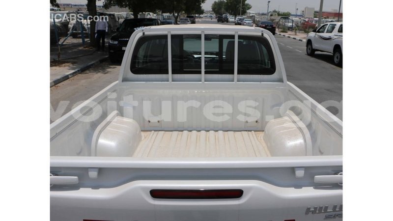 Big with watermark toyota hilux estuary import dubai 5388