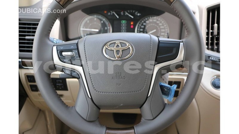 Big with watermark toyota land cruiser estuary import dubai 5389